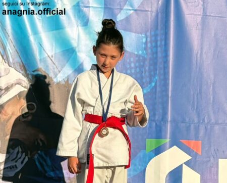 Giulia Aronne conquista l’oro ad Anagni: la judoka di appena otto anni vola sul gradino più alto del podio