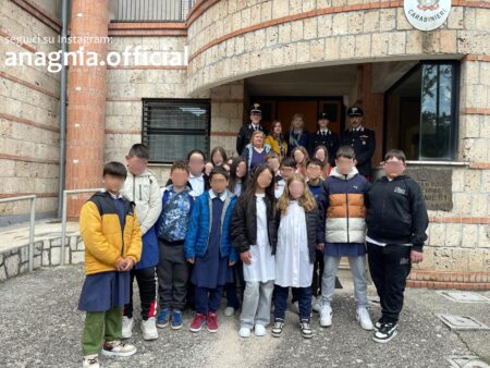 Trevi nel Lazio, studenti in visita alla caserma dei Carabinieri: lezione di legalità e prevenzione