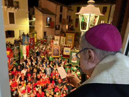 Vallepietra, il vescovo Santo Marcianò ai pellegrini: «il vero pellegrinaggio inizia quando tornate a casa»