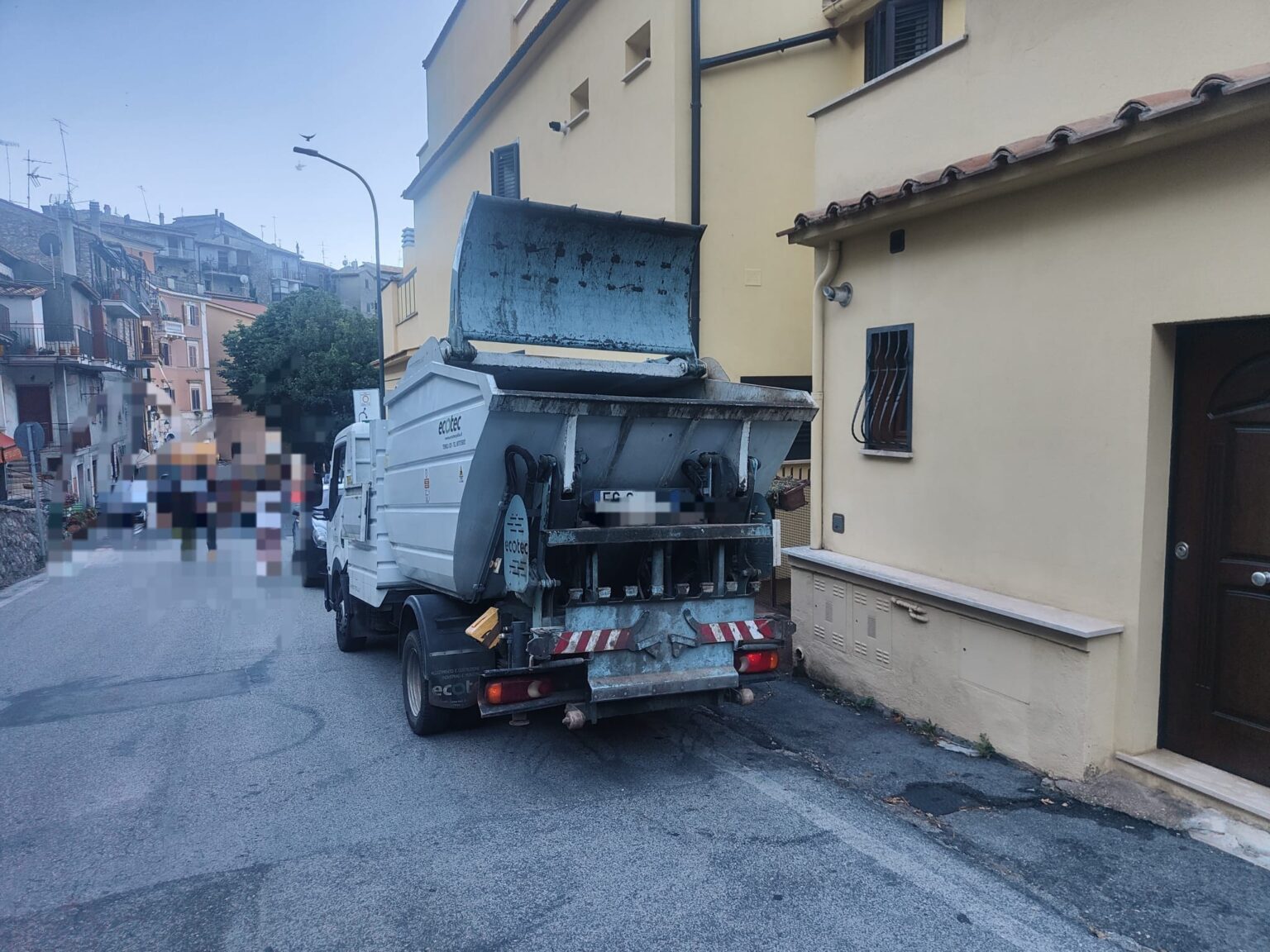 Investito dal mezzo della nettezza urbana durante la raccolta rifiuti: ferito un 67enne a Piglio