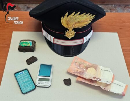 Fiuggi, spaccio di droga: arrestato pusher in flagranza, oltre 2,5 kg sequestrati in sei mesi