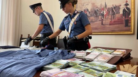 Roma, smantellata banda di finti preti e finti notai: truffe milionarie tra Vaticano e hotel di lusso