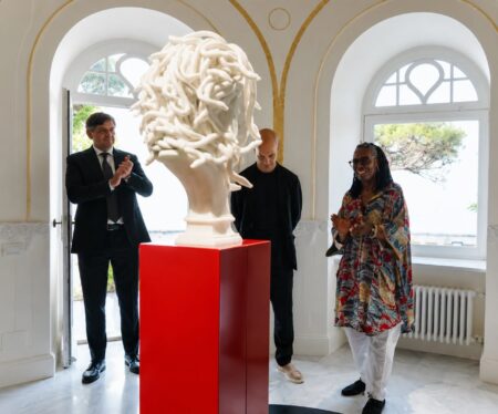 Jago conquista Capri: la Medusa ispirata a Whoopi Goldberg incanta tutti
