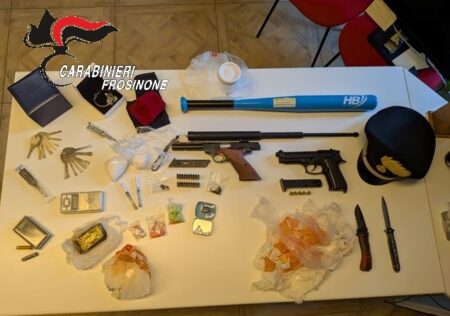 Ferentino, blitz dei Carabinieri in un locale del centro storico: due arresti