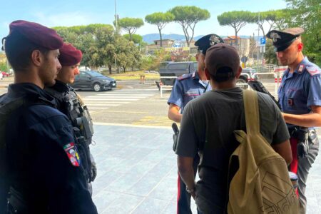 Roma, maxi blitz alla periferia est: arresti e denunce lungo la Metro C