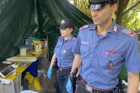 Scoperta una raffineria di cocaina nelle campagne di Latina: cinque arresti