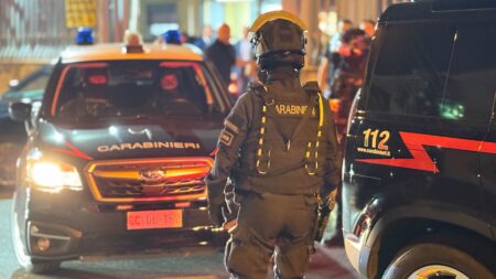 Attentato a Sigfrido Ranucci: i Carabinieri notificano due misure cautelari per il mandante e l’organizzatore