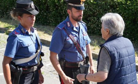 Roma Trionfale, finge di consegnare l’oro ai finti Carabinieri e fa scattare la trappola: arrestata 20enne
