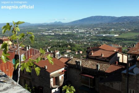 Fotovoltaico all’ex Polveriera di Anagni, il Comune sceglie il progetto Free Energy: superata la corsa a doppio binario