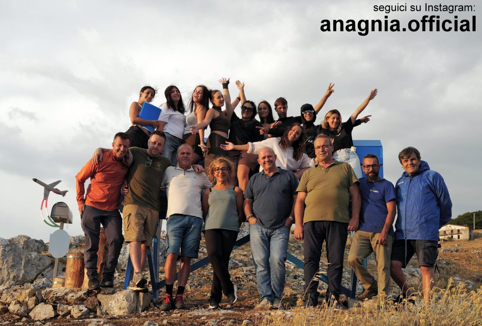 Sul Monte Scalambra una panchina gigante per guardare il cielo: inaugurata a Serrone la Big Bench dedicata a Lorenzo Nucheli