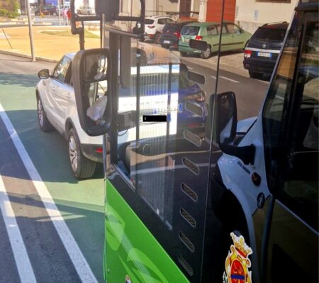 Frosinone, sosta selvaggia sulla corsia del Bus Rapid Transit: un problema che rischia di esplodere a settembre