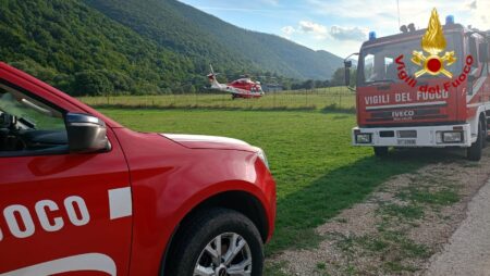 Trevi nel Lazio, escursionisti smarriscono il sentiero: salvati dai Vigili del Fuoco con l’elicottero Drago 162