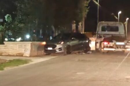 Auto con targa straniera contro un muro dopo un testacoda: due feriti nella notte ad Alatri