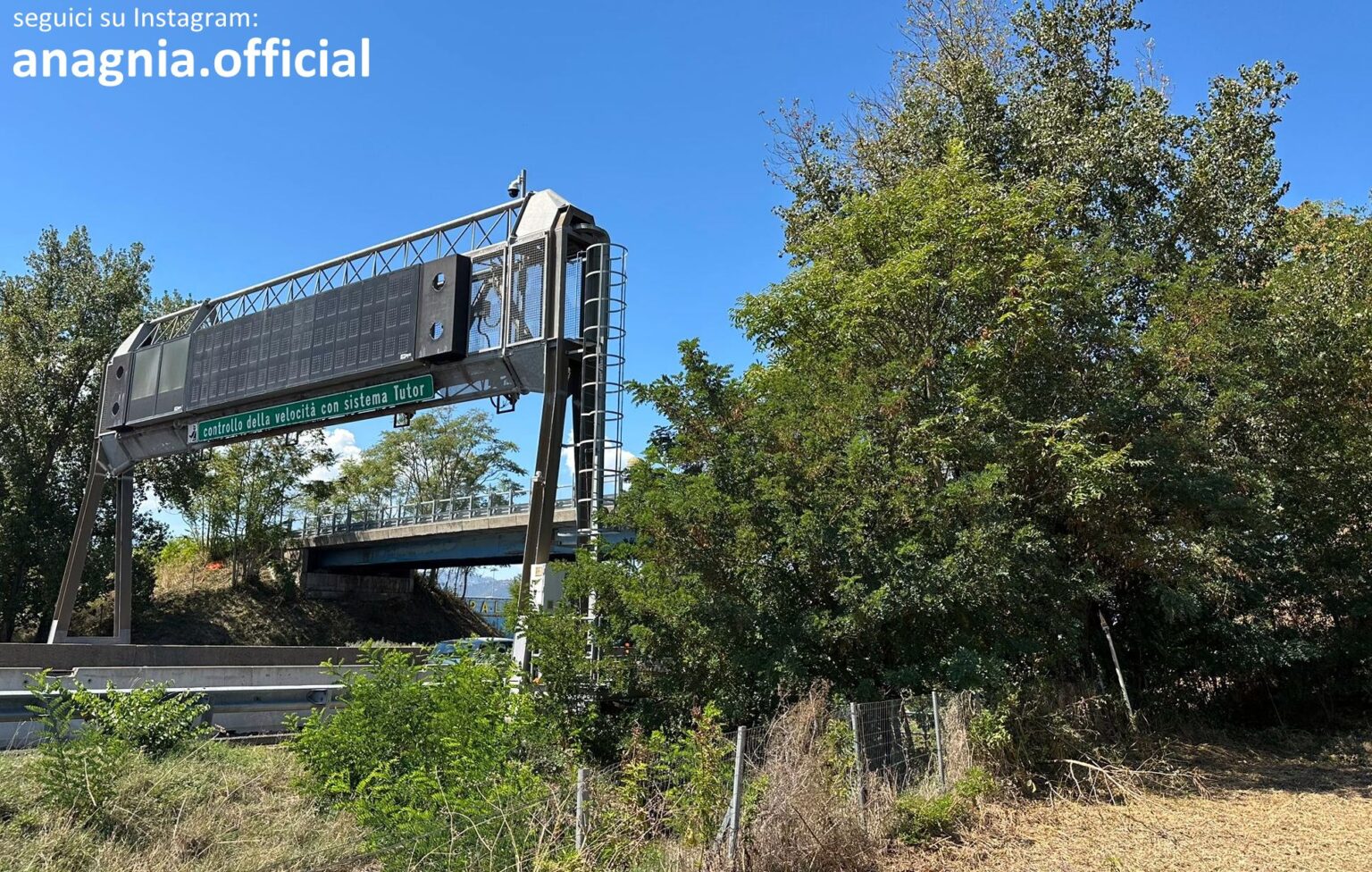 Autostrada Roma-Napoli. Rame rubato dalla centralina del pannello a messaggio variabile sull’A1: ora è fuori uso