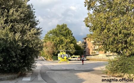 Anagni. Cade dall’altalena al parco di Osteria della Fontana, bimbo trasportato in elicottero al Bambino Gesù