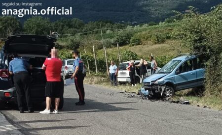 Scontro tra due auto a Casalotto di Piglio: due feriti lievi, sul posto i Carabinieri e il 118