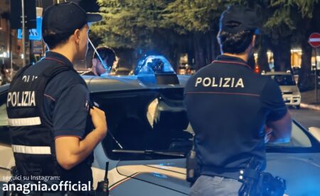 Roma, notte di controlli a San Basilio: tre arresti tra rapina, spaccio e furto. Scoperto anche un uso improprio di un’auto diplomatica