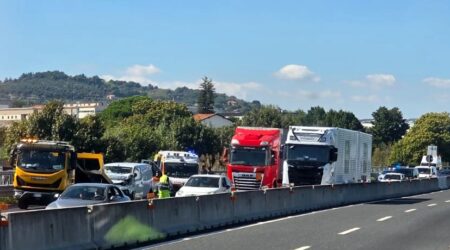 Tamponamento sull’A1 a San Cesareo: un ferito