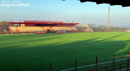 Fumogeni sulle gradinate dello stadio di Anagni: tre uomini nei guai