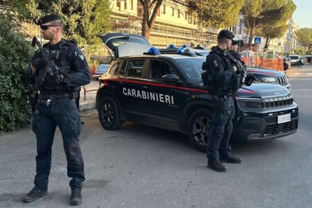 Tor Bella Monaca, maxi controllo dei Carabinieri: 10 arresti, otto denunce e attività irregolari chiuse