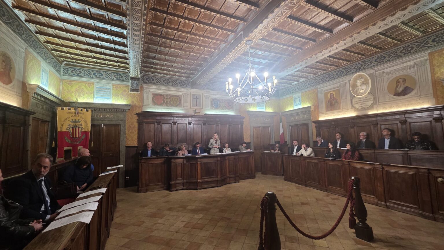 Veroli, il Consiglio comunale approva il Bilancio consolidato 2025: utile di 387 mila euro e debiti in calo di oltre 3 milioni